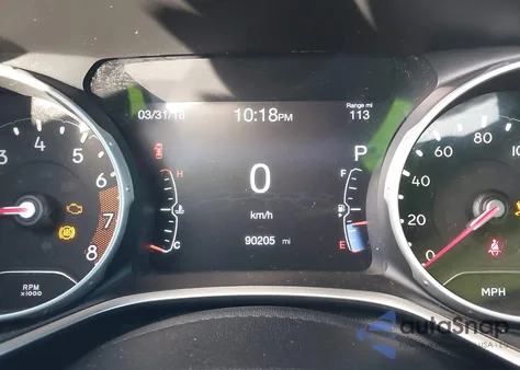 2018 Jeep Compass Latitude 4X4 z USA, uszkodzony, nr VIN 3C4NJDBB2JT334592